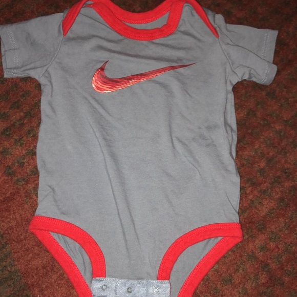 Baby boy nike onesie - Picture 1 of 1